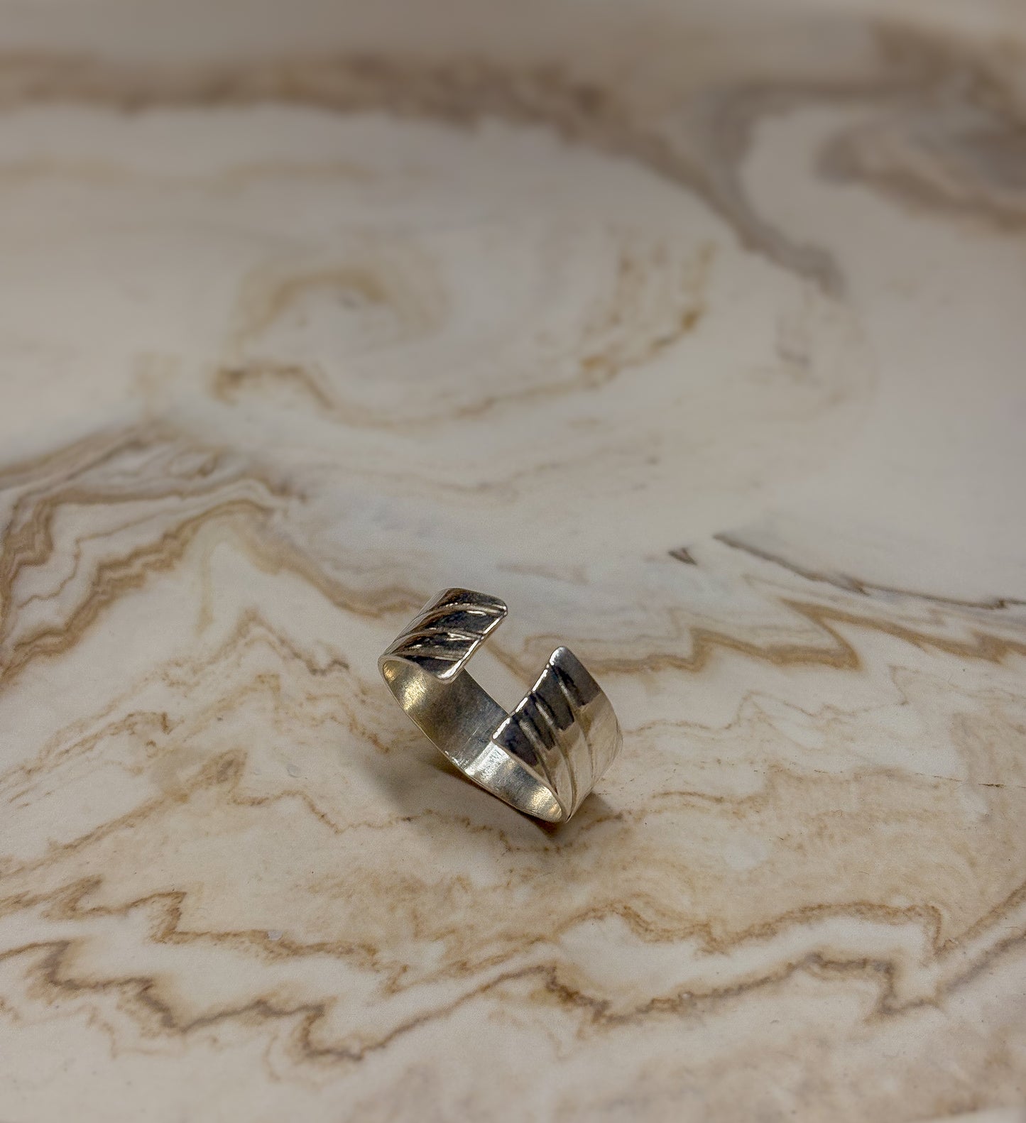 Bague ouverte sur le dessus