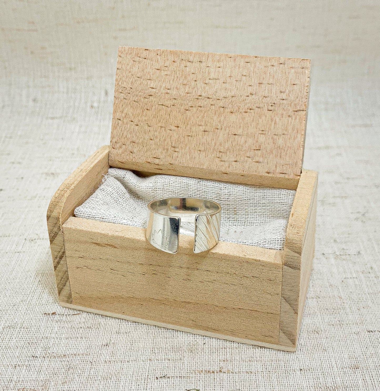 Bague ouverte sur le dessus