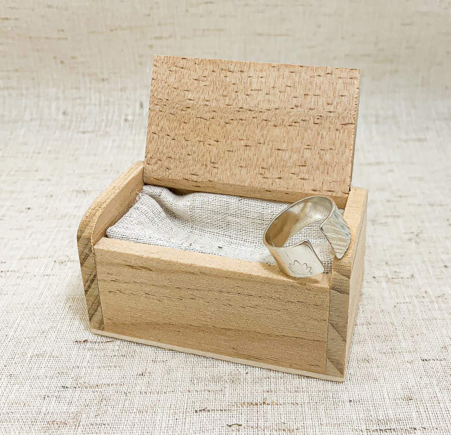 Bague ouverte sur le dessus